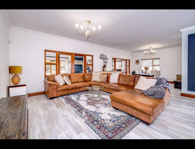 4 BEDROOM FREESTANDING SOLD IN FOURWAYS
